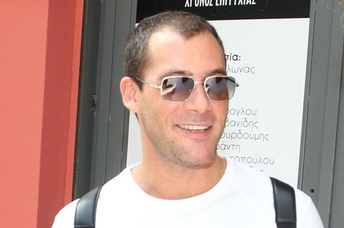 Αντίνοος Αλμπάνης: Το πρόβλημα στο χέρι μετά την θεραπεία για τον καρκίνο - Τι του συνέβη