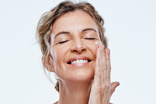 Αυτό είναι το σημείο του σώματος που «δείχνει» την ηλικία σου