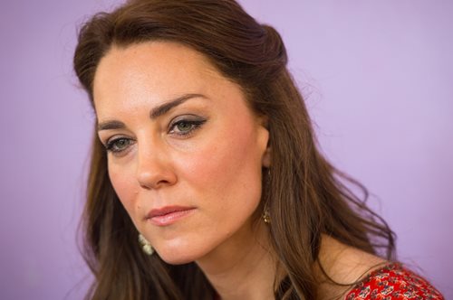 H Κέιτ Μίντλετον γίνεται ξανά Νο1 θέμα με φόρεμα 60 ευρώ 