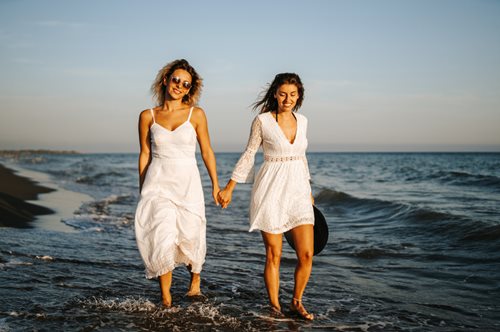 5 κομμάτια σε λευκό που μπορείτε να φοράτε όλο τον χρόνο