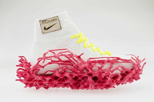 Η Νike μάς προτείνει τα (εντελώς παράξενα) sneakers του μέλλοντος 