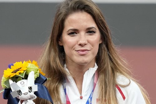 Η Ολυμπιονίκης Μαρία Αντρέιτσικ δημοπρατεί το ασημένιο της μετάλλιο για να σώσει τη ζωή ενός παιδιού