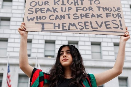 Γιατί οι celebrities δεν μιλούν για το Αφγανιστάν;