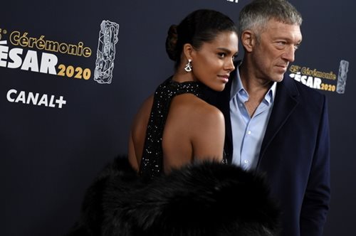 Πέντε χρόνια μετά ο Βενσάν Κασέλ παραμένει τρελά ερωτευμένος με τη συζυγό του, Τίνα Κουνακέι