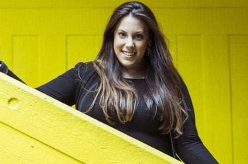 Παντρεύτηκε η Μαίρη Κατράντζου: O παραμυθένιος γάμος στις Σπέτσες και το vintage νυφικό