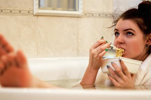 «Δεν έχω χρόνο για μαγείρεμα και παίρνω κιλά, τι να κάνω;»: 3 συμβουλές για απώλεια βάρους