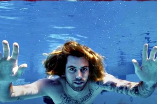 Το μωρό του εμβληματικού «Nevermind», μηνύει τους Νιρβάνα για παιδική πορνογραφία