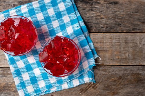 Ζελέ χωρίς ζάχαρη και ζελατίνη: Η σπιτική συνταγή με καρπούζι και ακόμα ένα υλικό