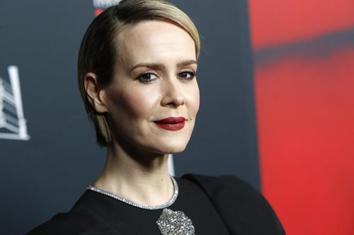 Σάρα Πόλσον: «Μετανιώνω που πήρα κιλά για τον ρόλο της Λίντα Τριπ»