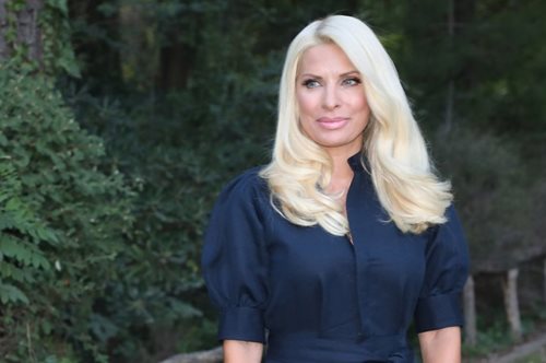 Eλένη Μενεγάκη: Όλες οι λεπτομέρειες για το χθεσινό, ανατρεπτικό της look