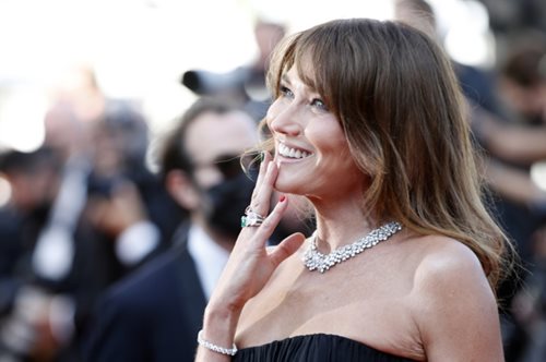 Οι 5 αλλαγές που πρέπει να κάνετε στη skincare ρουτίνα σας μετά τα 50