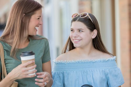 Μία μέρα στο Μediterranean Cosmos: Θα κάνουμε βόλτα και θα αγοράσουμε τα απαραίτητα για το σχολείο