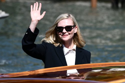 Η Kίρστεν Ντανστ υιοθέτησε το it κούρεμα της σεζόν