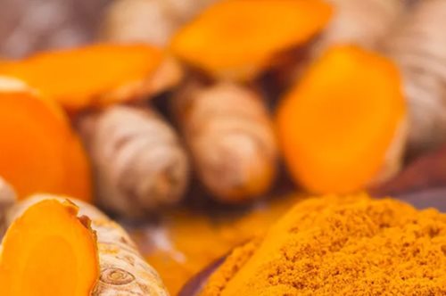 Πότε να μην τρως κουρκουμά: 5 παρενέργειες που όλοι πρέπει να γνωρίζουν