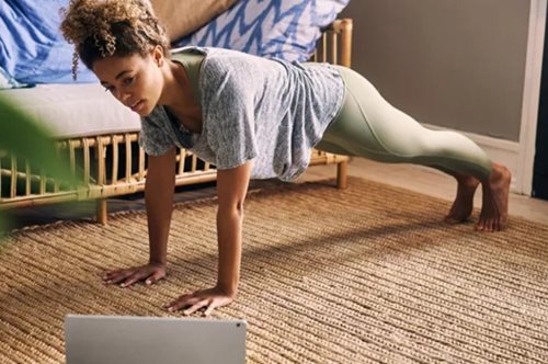 Τέσσερις κορυφαίες ασκήσεις για επίπεδη κοιλιά αν δεν μπορείς τα ροκανίσματα