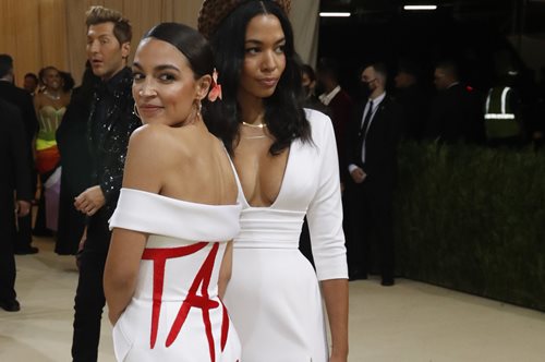 Αλεξάντρια Οκάσιο-Κορτέζ: Η πρώτη της εμφάνιση στο Met Gala ήταν & η πιο πολυσυζητημένη της βραδιάς