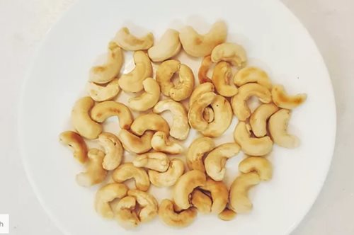 Βοηθούν τα κάσιους στην απώλεια βάρους; Τι γίνεται με τις θερμίδες τους;