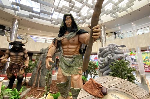 «Τέρατα, Θρύλοι & Μύθοι»: Τα τέρατα της ελληνικής μυθολογίας ζωντανεύουν στο Mediterranean Cosmos