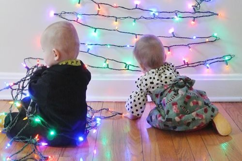 10 έλατα για μικρούς χώρους. Η λάμψη των Χριστουγέννων χωράει παντού