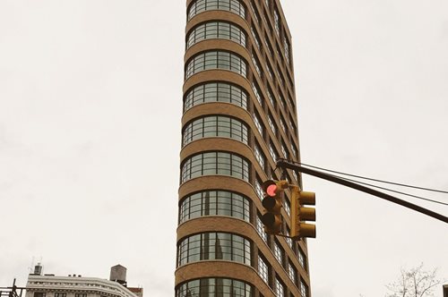 New Soho New York: Πως είναι να ζεις σε ένα διαμέρισμα αυτού του κτηρίου; Δείτε τις φωτογραφίες