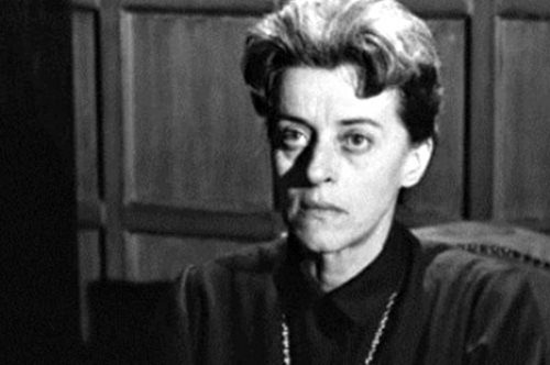 Αυτή είναι η κούκλα εγγονή της Τασσώς Καββαδία. Η μόδα και η μάχη με την ανορεξία