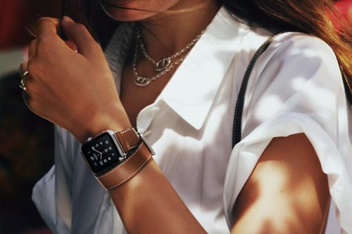 Apple Watch by Hermès: Ο digital κλασικισμός φοριέται στον δεξί καρπό 