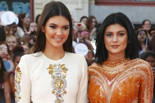 Πώς η Kylie ντρόπιασε σε ολόκληρο τον πλανήτη την Kendall. Αδερφή να σου πετύχει