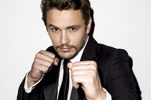 Ο James Franco έχει γενέθλια. 10 φορές που έχει πετάξει τα ρούχα του στα social media