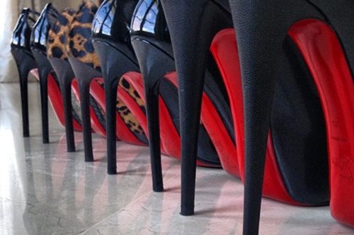 Δες πώς θα φτιάξεις τις δικές σου γόβες Christian Louboutin χωρίς να ξοδέψεις μια περιουσία