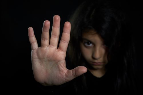 #WhenIWas:20.000 γυναίκες περιγράφουν στο Twitter τη σεξουαλική παρενόχληση που δέχτηκαν ως ανήλικες