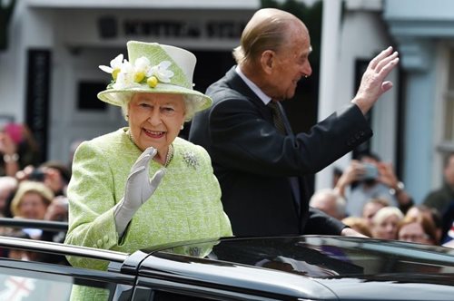 Ποιας διάσημης Ελληνίδας οι κόρες ήταν καλεσμένες στα γενέθλια της βασίλισσας Ελισάβετ;