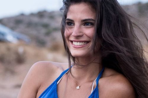 Χριστίνα Μπόμπα: Ένα κορίτσι που αποδεικνύει ότι η νέα γενιά είναι όμορφη, έξυπνη και δυναμική