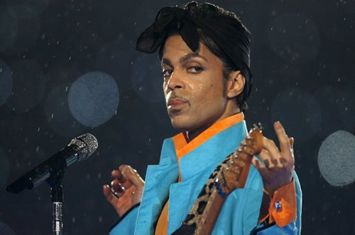 Fan του Prince παρανόμησε (ευτυχώς) για να βγάλει αυτή την τέλεια φωτο στον Πρίγκιπα