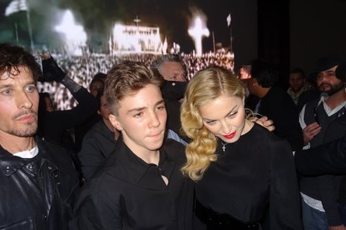 O γιος της Μαντόνα, Ρόκο, αρνείται να μείνει με τη μητέρα του