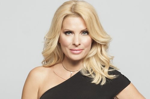 Σας αποκαλύπτουμε την εύκολη και τέλεια συνταγή της Ελένης Μενεγάκη για το βάψιμο των αβγών