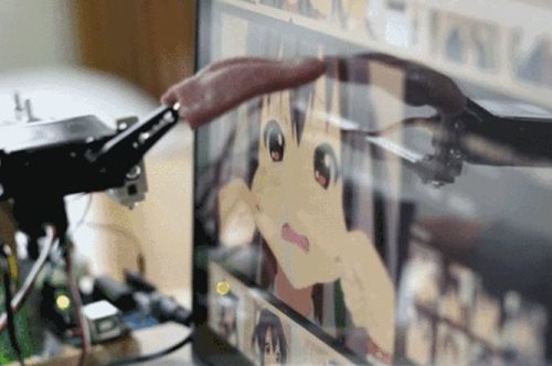 Ιάπωνας ανακαλύπτει την πρώτη ηλεκτρονική γλώσσα-ρομπότ