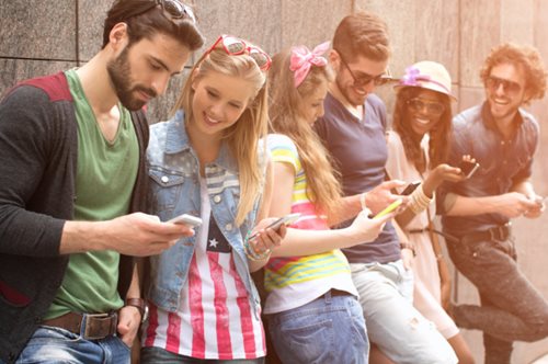 Το ελληνικό app που σου δίνει τη δυνατότητα να φλερτάρεις με τον διπλανό σου με ένα κλικ