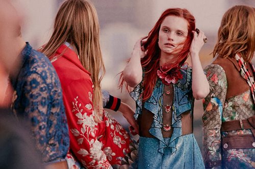 Το αξεσουάρ μόδας της γιαγιάς σου επιστρέφει και θα το βρεις από 9 ευρώ 