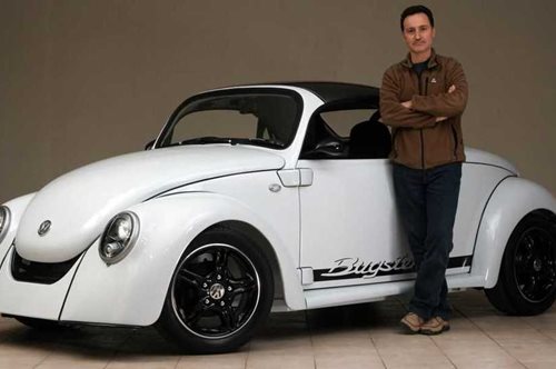 Τεχνικός της ΕΡΤ έφτιαξε το σκαθάρι των ονείρων του και έκανε την Volkswagen να παραμιλά