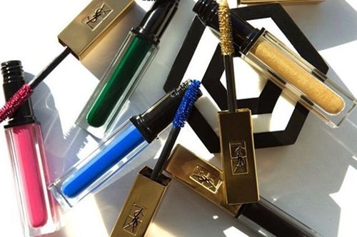 Mascara Vinyl Couture: Η μάσκαρα του YSL σε 9 χρώματα θα γίνει το απόλυτο trend