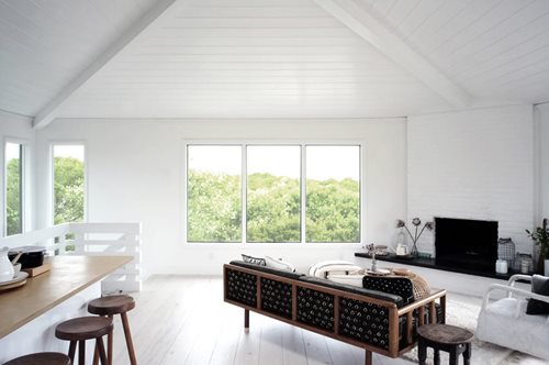 Αυτό το κατάλευκο σπίτι στο Long Island θα σας ξετρελάνει