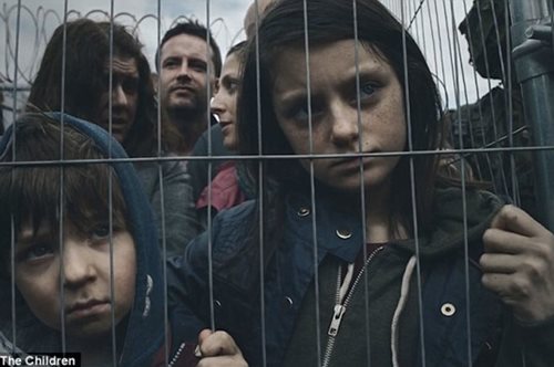 Πώς θα άλλαζε η ζωή μιας 13χρονης Βρετανής αν ξεσπούσε πόλεμος όπως στη Συρία; Δείτε το βίντεο