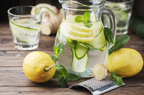 Aυτό το κοκτέιλ είναι δροσιστικό και θα σε βοηθήσει να αποκτήσεις επίπεδη κοιλιά