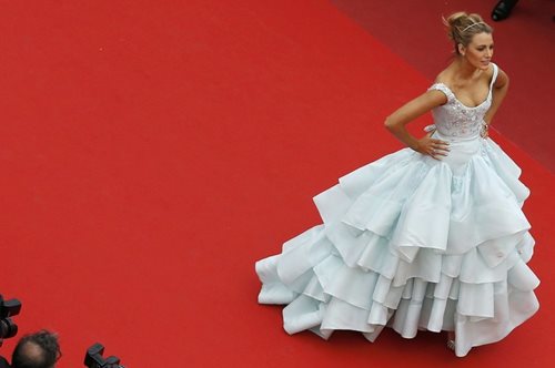 H εκτυφλωτική Blake Lively με Vivienne Westwood στις Κάννες, είναι ό,τι πιο classy είδαμε
