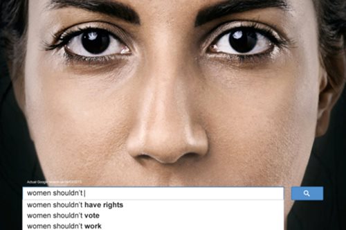 17 Γαλλίδες πολιτικοί διαδηλώνουν κατά του σεξισμού