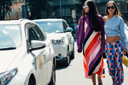 7 κομμάτια που θα εγκαινιάσουν την καλοκαιρινή σου γκαρνταρόμπα και θα σε κάνουν να χαρείς 