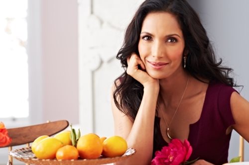 Η Πάντμα Λάκσμι είναι υπερήφανη για τις θηλές της και το δηλώνει δημόσια 