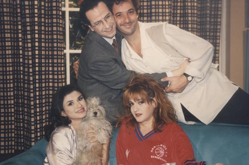 Ο αρχικός τίτλος της σειράς Οι μεν και οι δεν και τα χρήματα που έπαιρνε το σκυλί της Βάνας Δάγκα