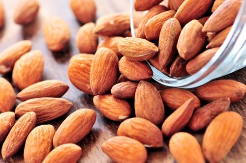 Αυτό θα συμβεί στο σώμα σας εάν τρώτε 12 αμύγδαλα κάθε μέρα. Δείτε το βίντεο