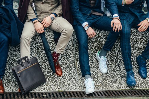 12 ζευγάρια αντρικά καλοκαιρινά παπούτσια. Αγόρια, δεν υπάρχουν μόνο οι σαγιονάρες και τα sneakers